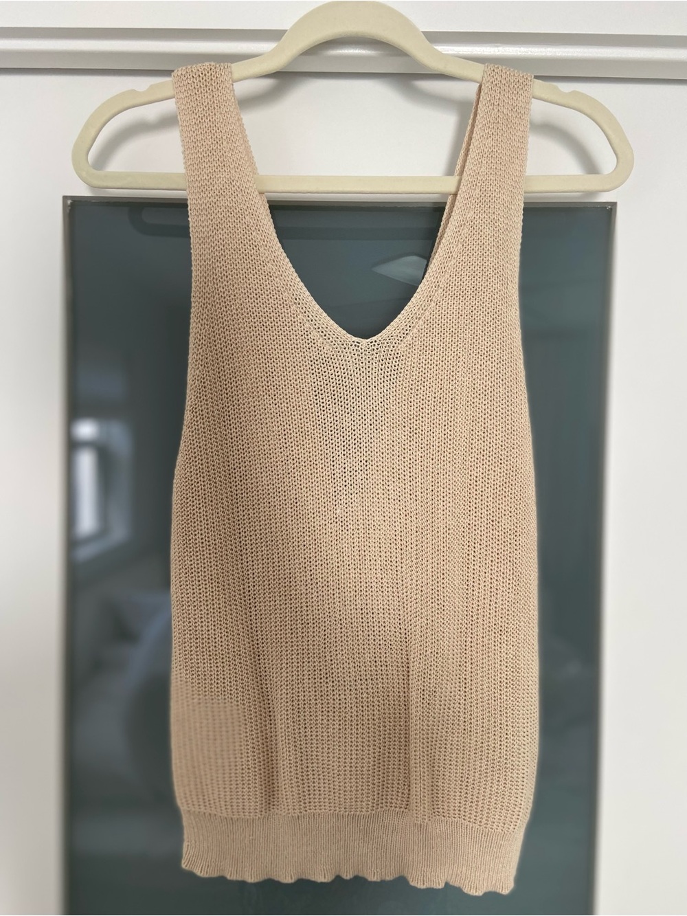 SHEIN Beige V-Neck Sleeveless Knit Tank